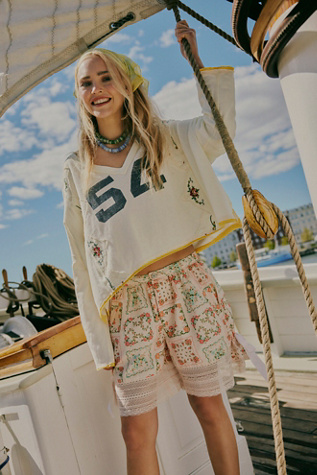 Blooming Lace Shorts by Free People in White, Size: US 4
