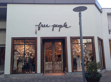 Free People  Bayshore Shopping Centre