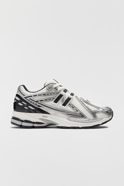 New Balance Unisex 1906R Sneaker