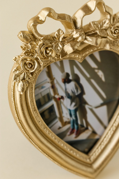 Heart Shaped Bow 4” x 4” Picture Frame