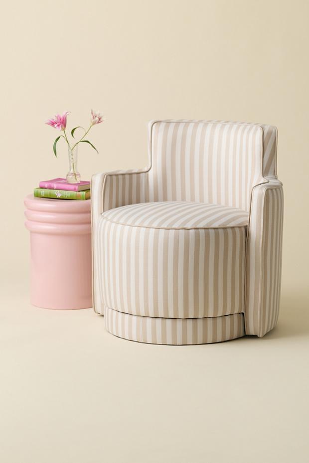 Rhea Swivel Lounge Chair