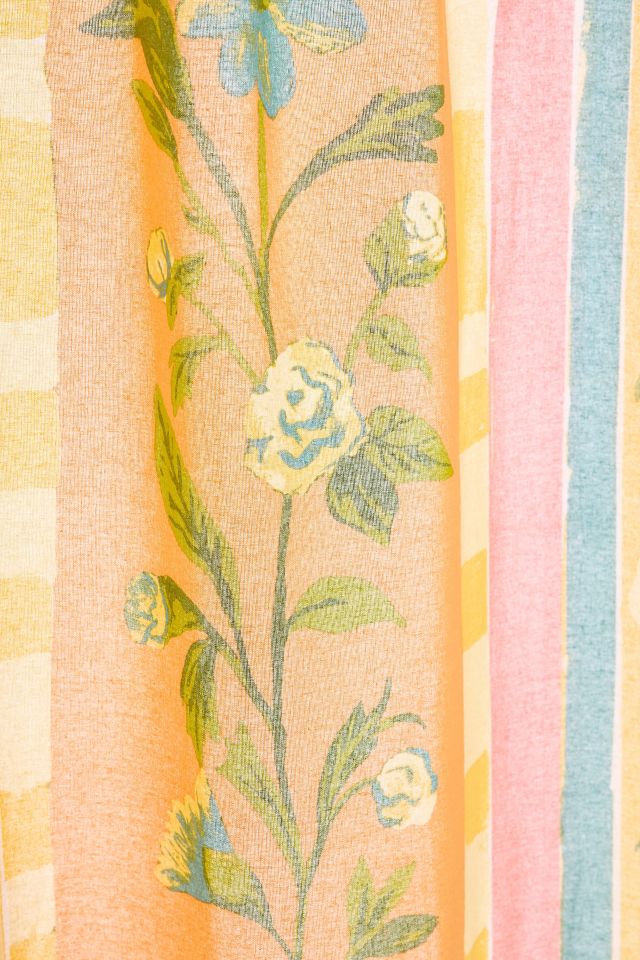 Aria Folk Floral Patterned Shower Curtain #1