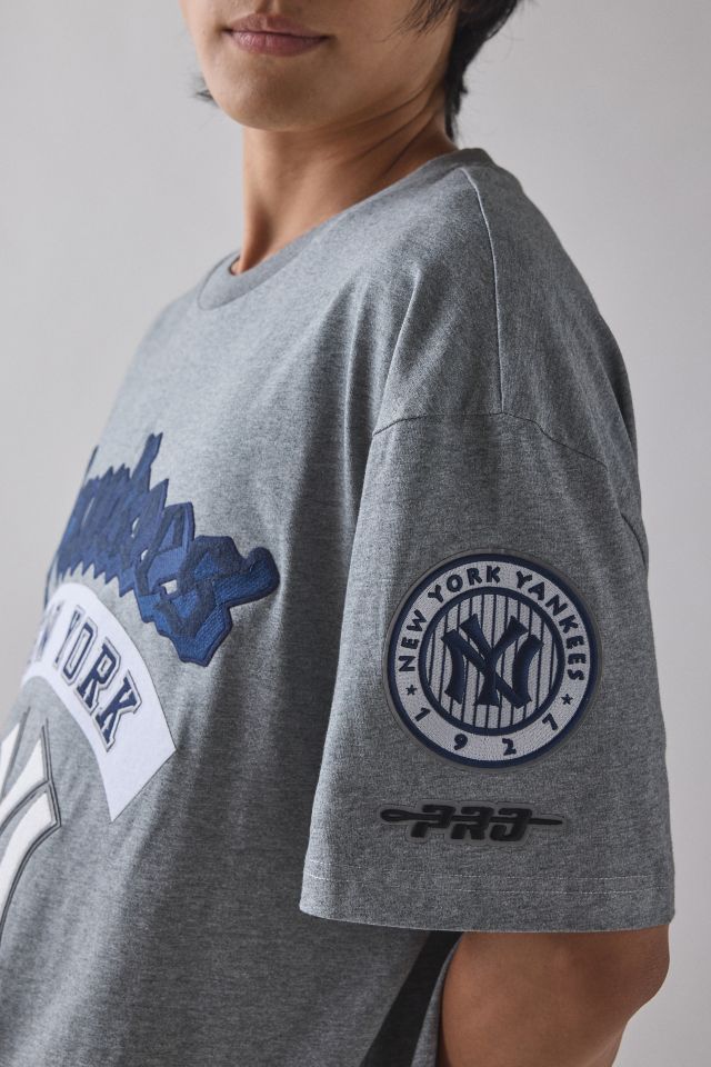★米国発*UrbanOutfitters*新作*Pro Standard NY YankeesTシャツ ☆米国発*UrbanOutfitters*新作*Pro Standard NY YankeesTシャツ