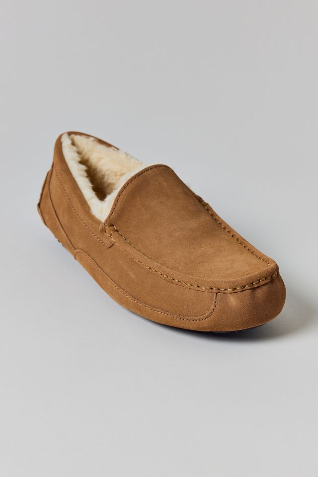 UGG Men's Ascot Slippers | Urban Outfitters