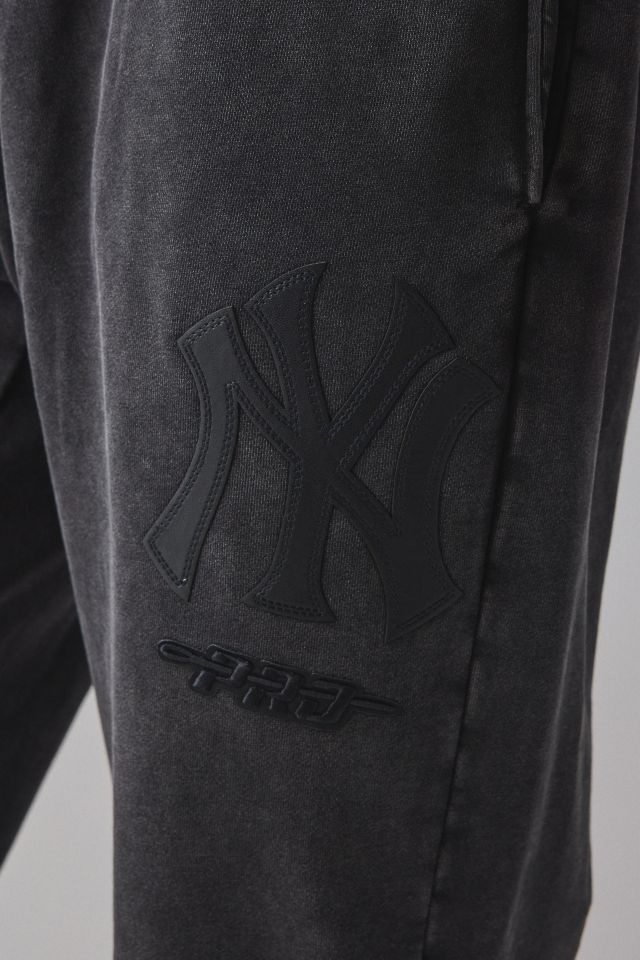 Pro Standard MLB New York Yankees Tonal Logo Sweatpant #3