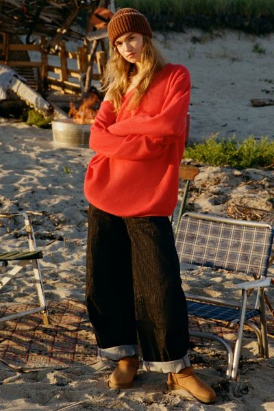 BDG Kayla Cocoon Low-Rise Jean Product Page