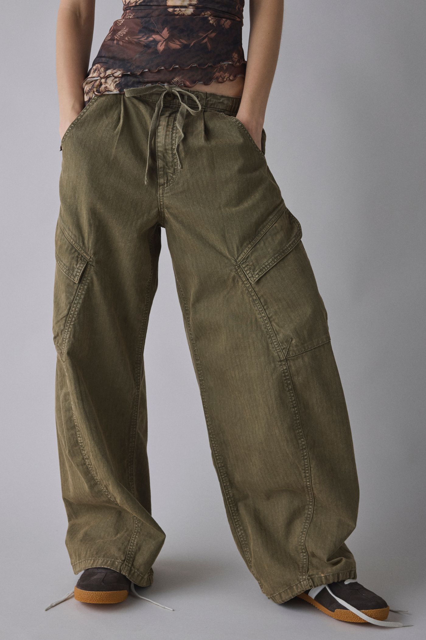 BDG Station Cocoon Baggy Barrel Leg Cargo Pants