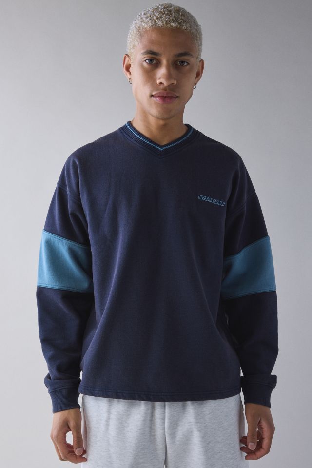 トップス fa.er.ie v neck hoodie V-neck Hoodie Sweater - White | Levi's® US