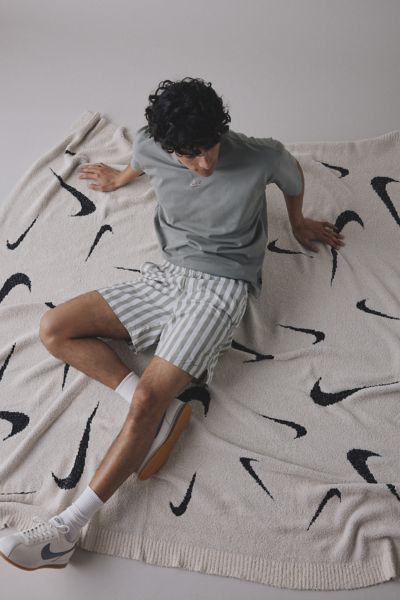 Nike Offline Oversized Boucle Knit Throw Blanket