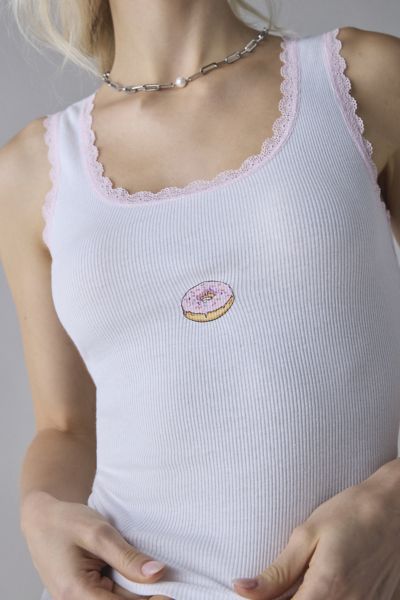 Lace Trim Graphic Scoop Neck Cropped Tank Top Product Page
