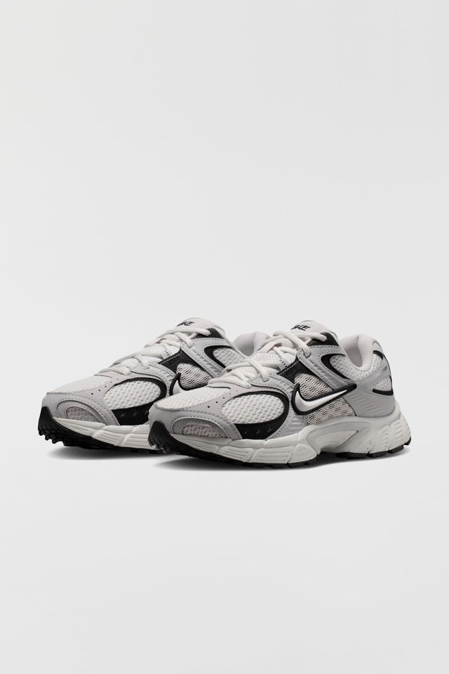 Nike Women's V5 RNR Sneakers #1