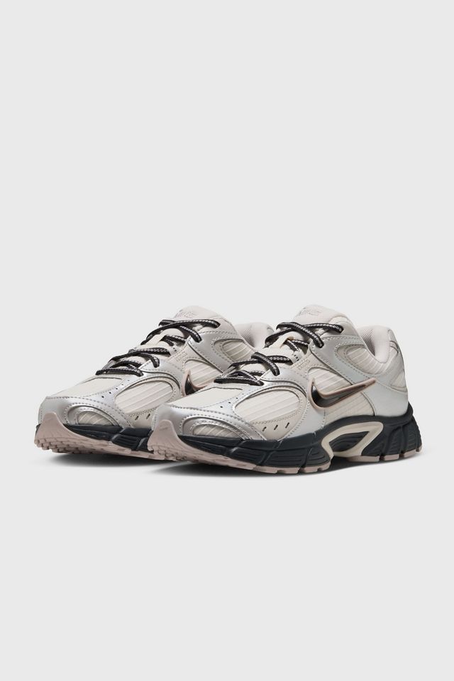 Nike Women's V5 RNR Sneakers #1