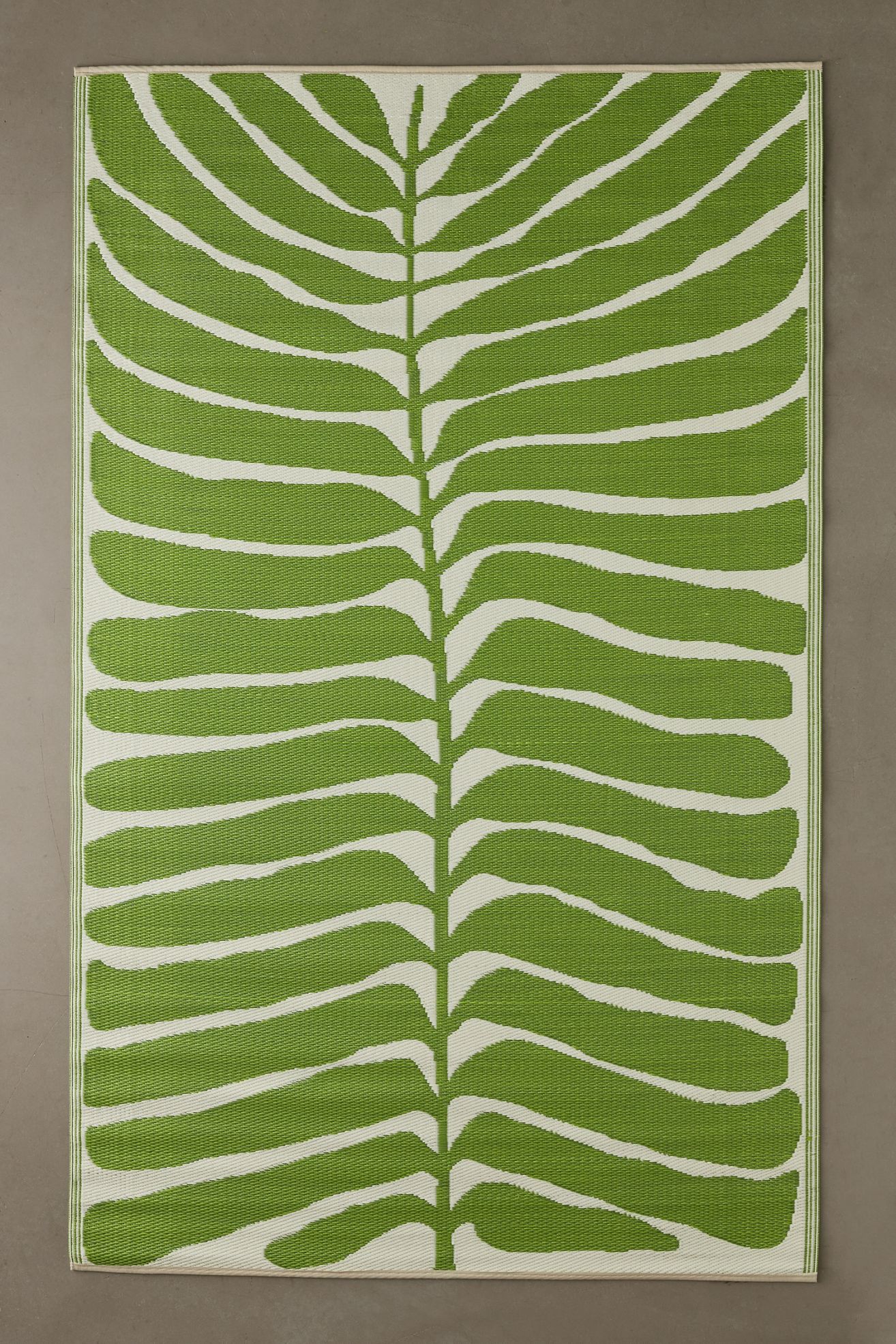Botanical Leaf Hilo Outdoor Rug - Green, 5X8