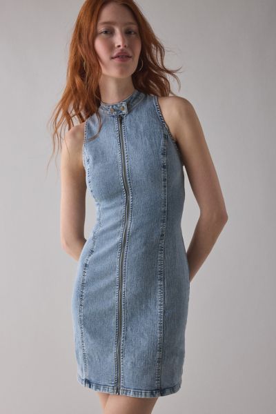 DIESEL De-Lulu- ショート デニム ワンピース Diesel De-Lulu-Short Denim Mini Dress | Urban Outfitters