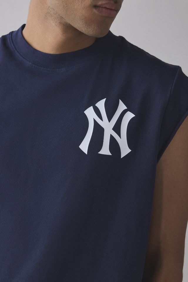 Pro Standard UO Exclusive MLB Team Logo Tee #1