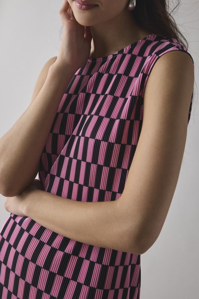 Glamorous Checkerboard Printed Plisse Shift Midi Dress #2