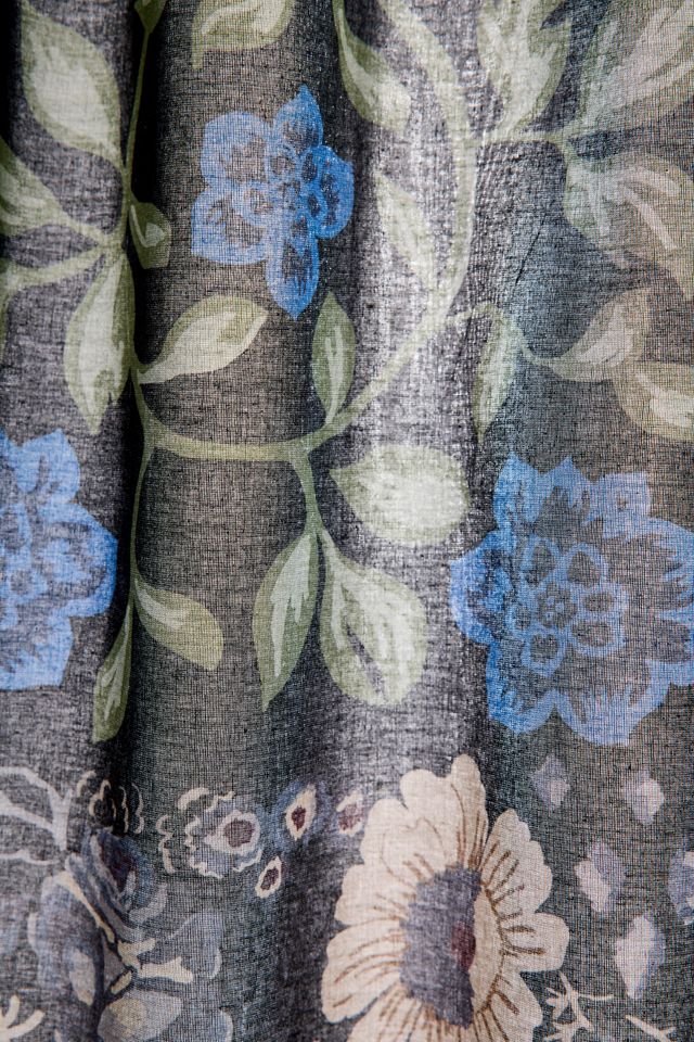 Raya Icon Patterned Shower Curtain #1