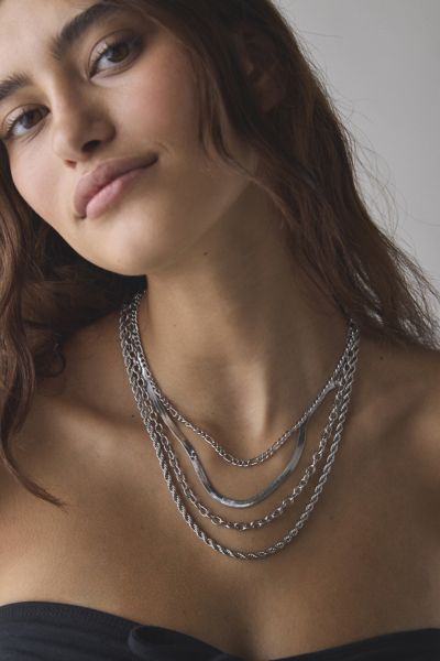 Ensemble de colliers superposés essentiels à chaîne imperméable