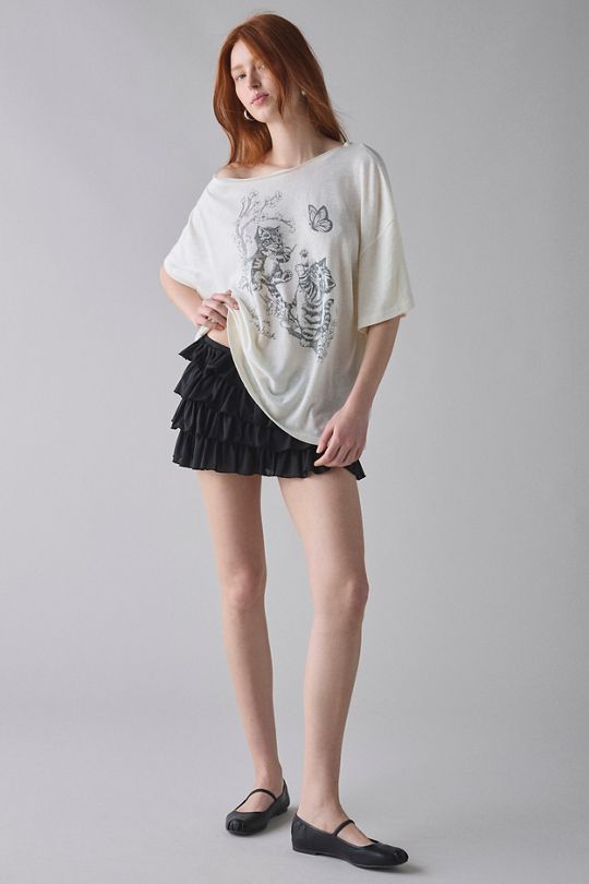 Kimchi Blue Courtney Cat Graphic Off-The-Shoulder Oversized Tee