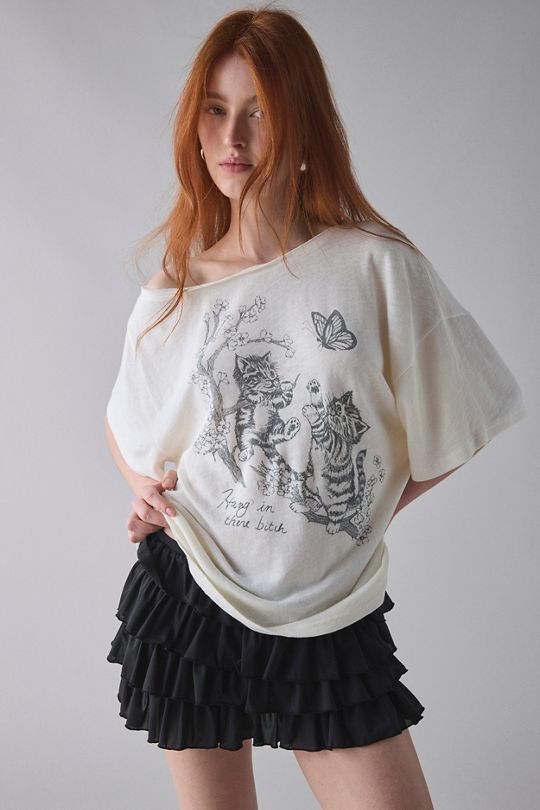 Kimchi Blue Courtney Cat Graphic Off-The-Shoulder Oversized Tee