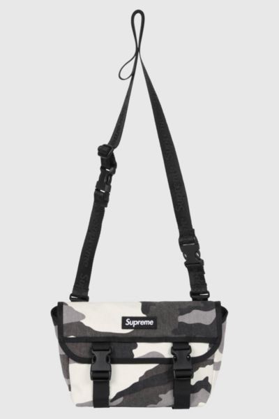 Supreme Polartec Sling Bag | Urban Outfitters