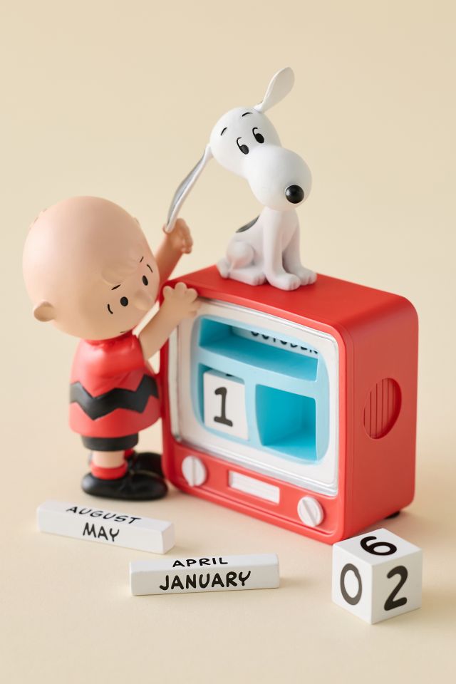 Peanuts Charlie Brown & Snoopy TV Desk Calendar #1