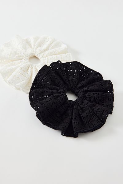 Chouchou Surdimensionné en Broderie Anglaise Superposée