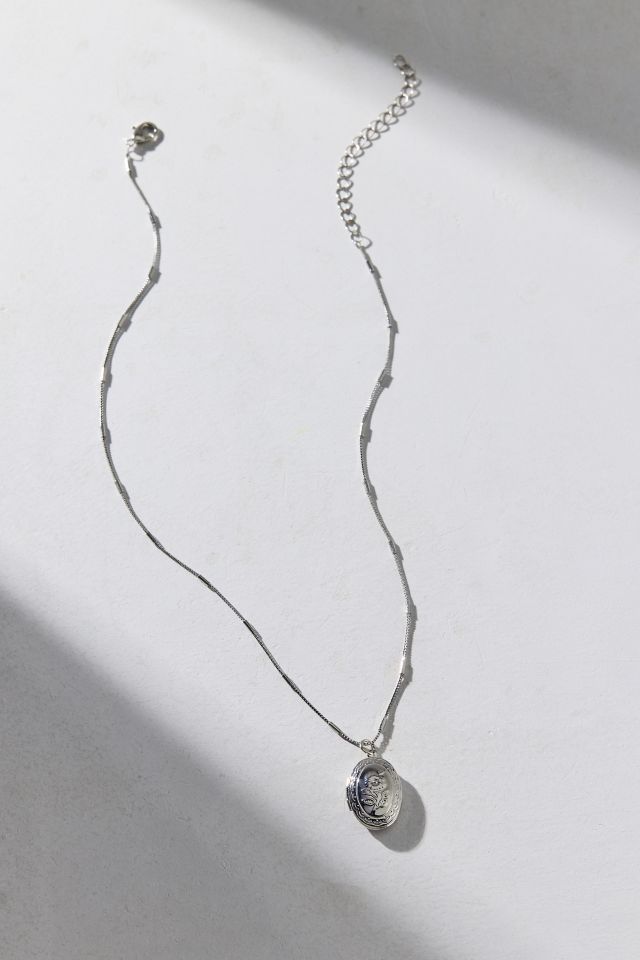 Collier avec médaillon ovale gravé de marguerites #2