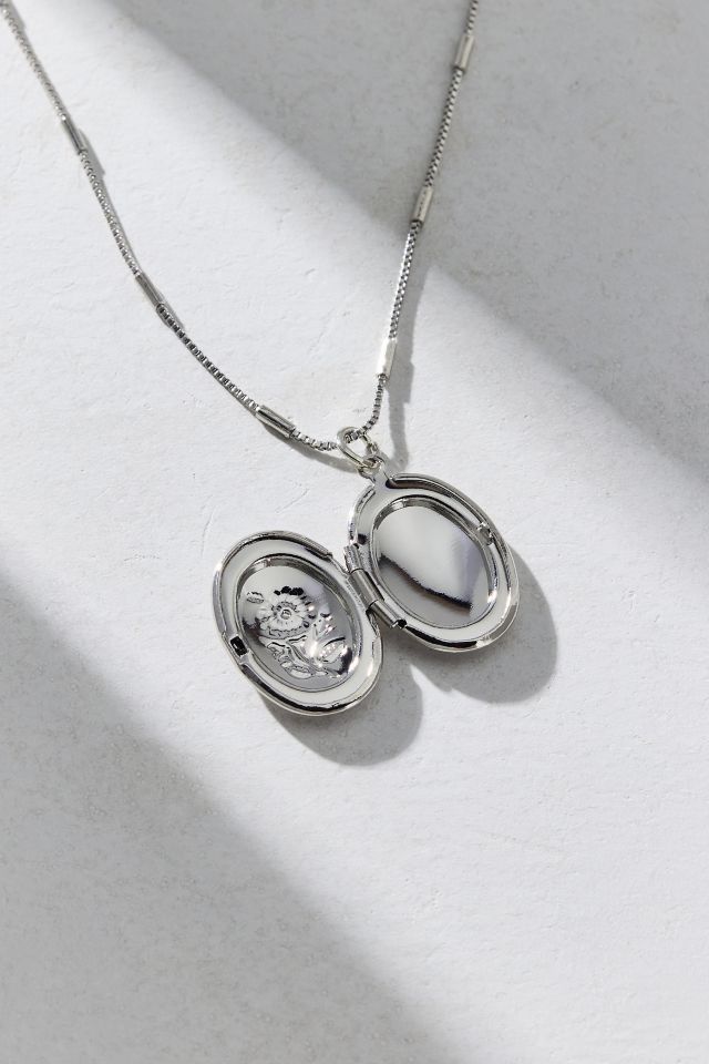 Collier avec médaillon ovale gravé de marguerites #3