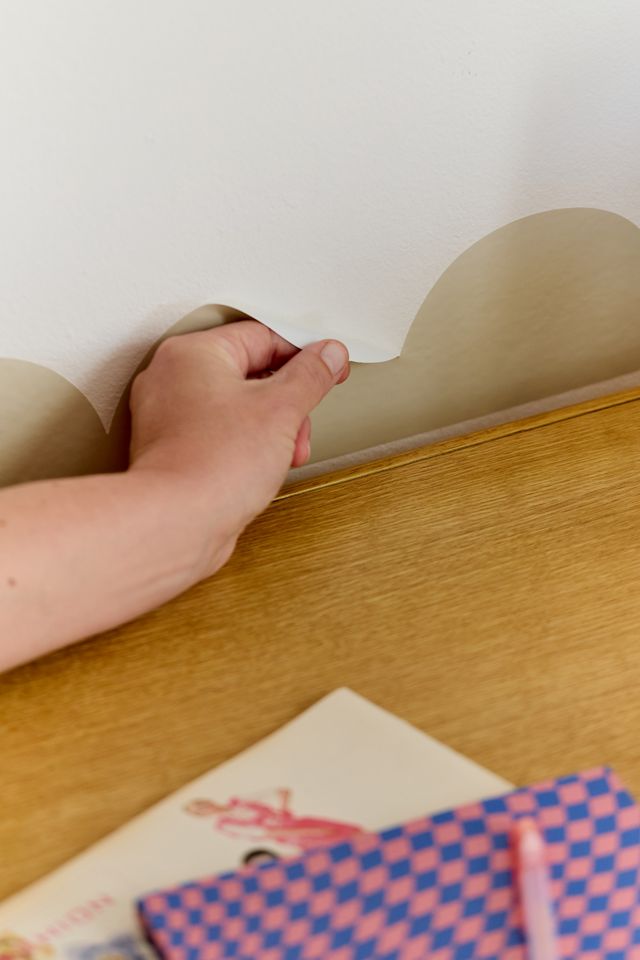 RoomMates Scallop Border Peel & Stick Wall Decal Set #1