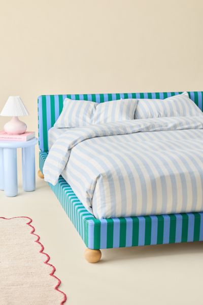 Daphne Platform Bed