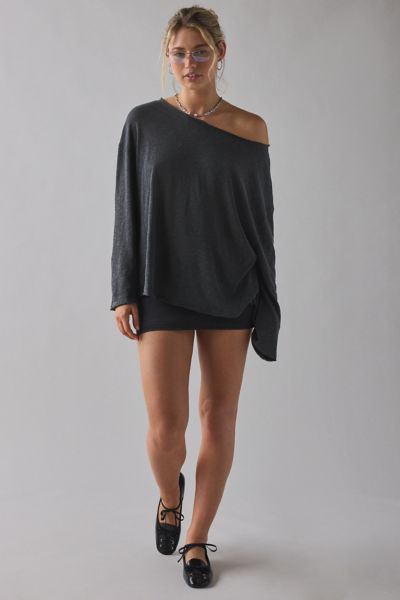 BDG Kurt Off-The-Shoulder Long Sleeve Tee