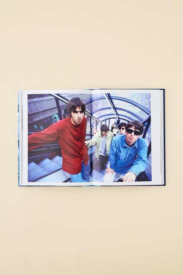 Oasis The Masterplan By Kevin Cummins #1