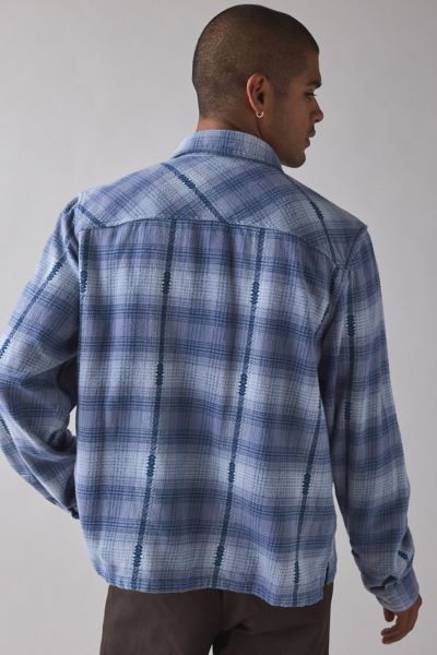 BDG Plaid Flannel Flat Hem Long Sleeve Shirt