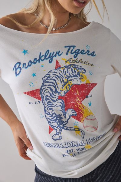 DAY Brooklyn Tigers Graphic Off-The-Shoulder Tee