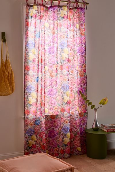 Tiny Scenes Floral Patterned Window Panel