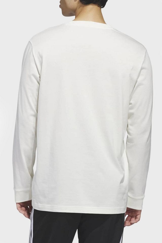 FIFA World Cup 2026™ Graphic Long Sleeve Tee | Urban Outfitters