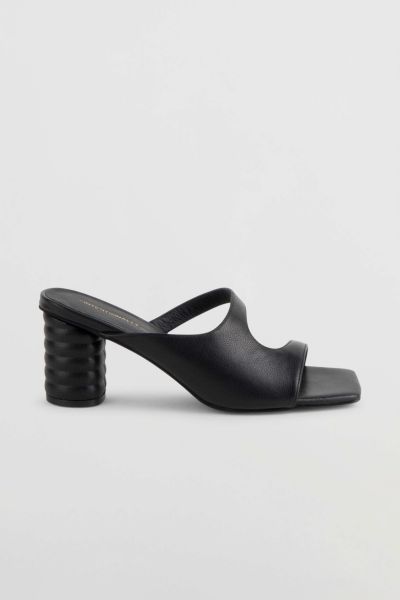Intentionally Blank Kompass Heel