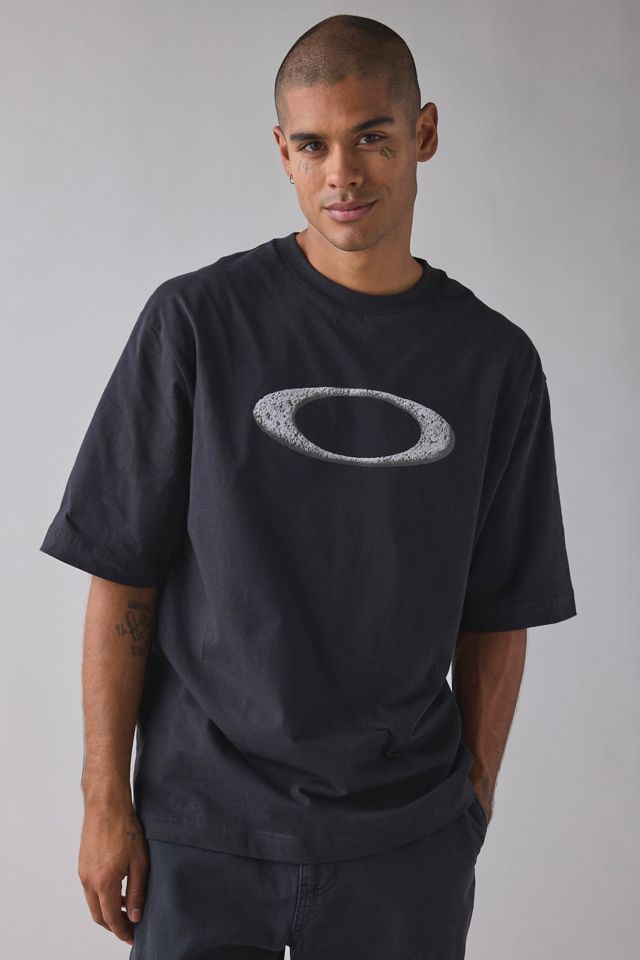 Oakley Lunar Ellipse Graphic Tee | Urban Outfitters