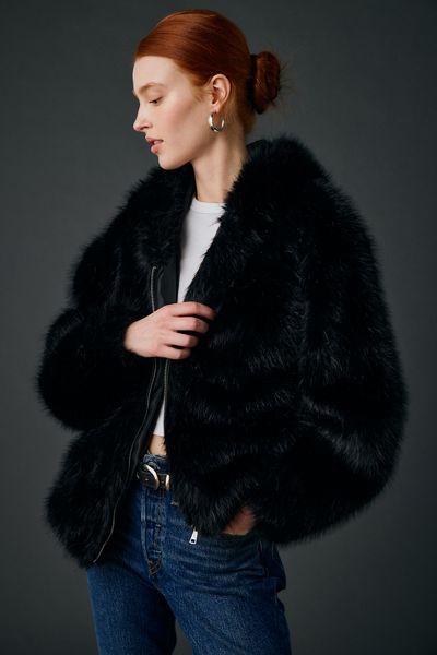 Veste à capuchon et fermeture éclair en fausse fourrure Sloanne de UO