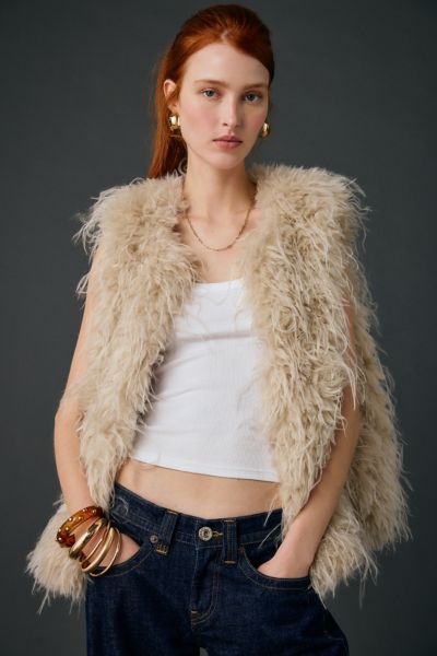 Kimchi Blue Nakita Oversized Faux Fur Vest