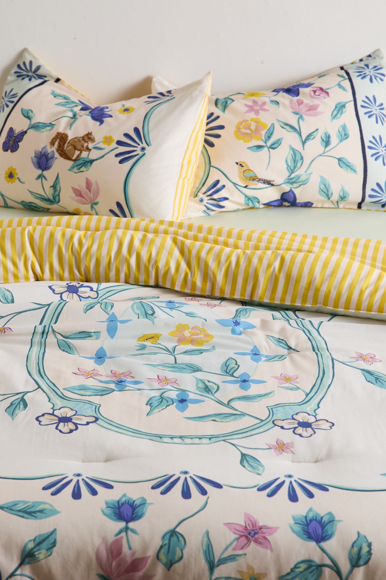 Reversible Patterned Core Comforter Set - Zenia Floral, FULL/QUEEN