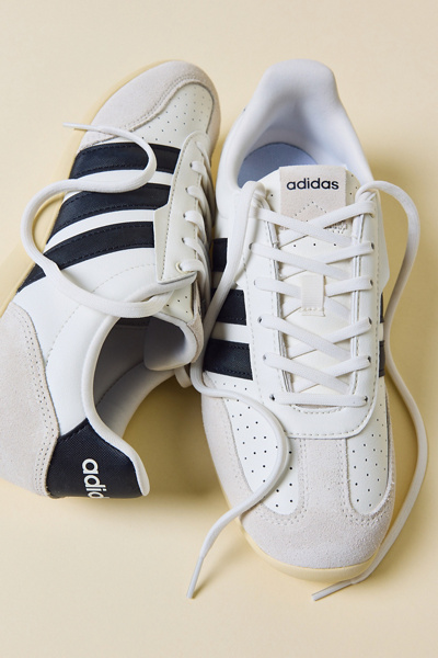 adidas Women's Barreda Lo Sneaker