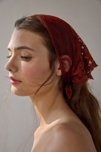 Foulard de dentelle florale transparente