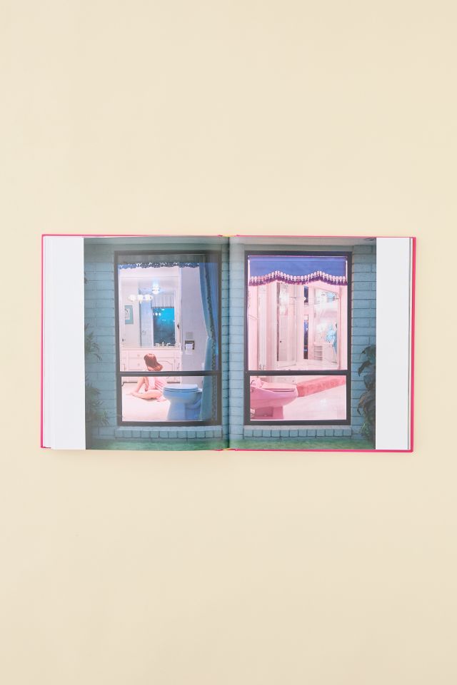 Chromotherapia: Feel-Good Color Photography By Maurizio Cattelan & Sam Stourdzé #3
