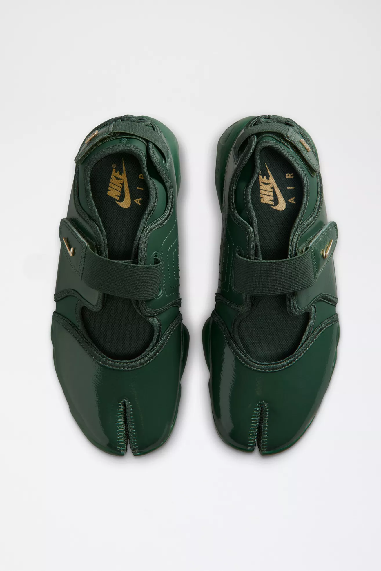 Nike Women's Air Rift Leather Sneaker