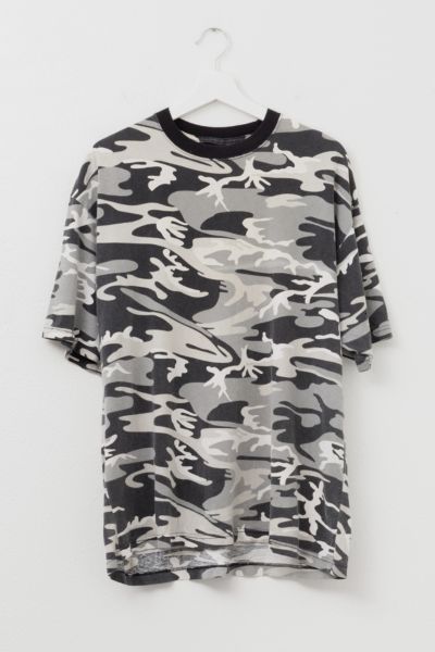 Vintage Y2K Distressed Black and White Camouflage Ringer T-Shirt