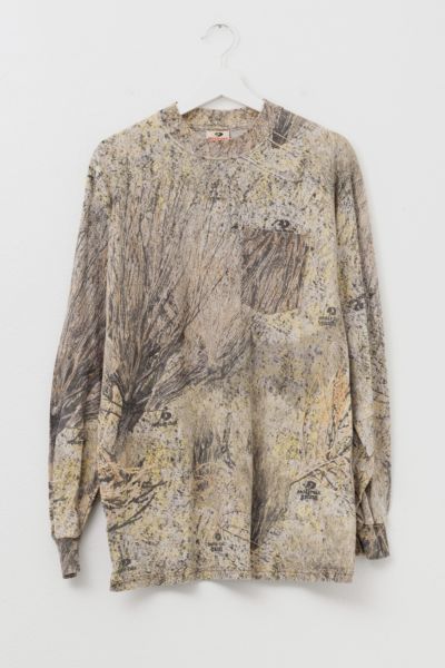 Vintage 1990s Brush Camouflage Long Sleeve Pocket T-Shirt