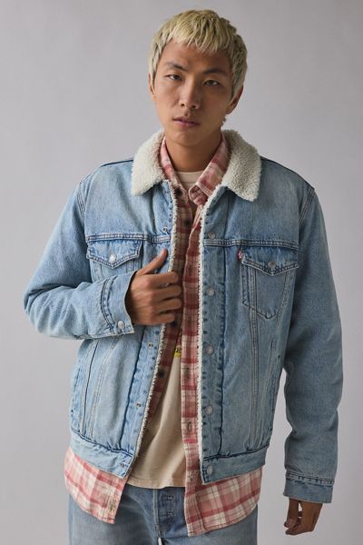 Levi's® Duboce Hooded Denim Work Jacket | Urban Outfitters