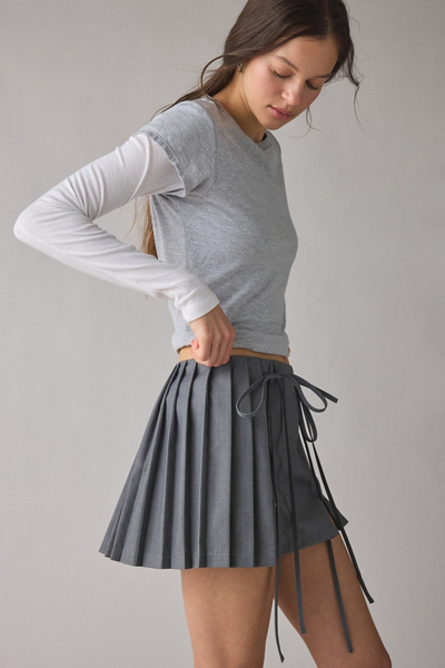 Daisy Street Elodie Tie-Front Pleated Mini Skirt in Grey, Women’s at Urban Outfitters